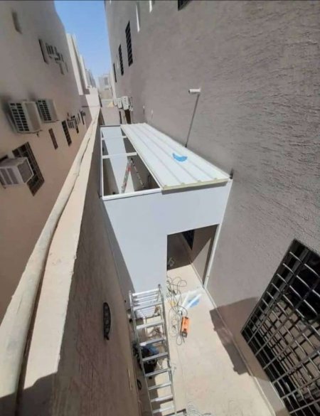 تركيب ملاحق وغرف الساندوتش بانل بجدة: الميزات والتكلفة وأفضل الشركات